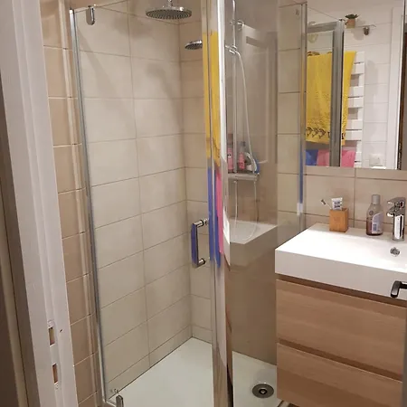 Côté Cour T2 Escapade De Charme Dans Le Historique Apartamento Chambéry